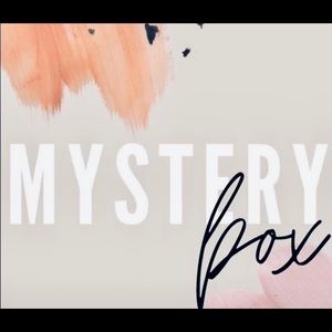 Trendy Designer Mystery Box- 5 items for $25🔥